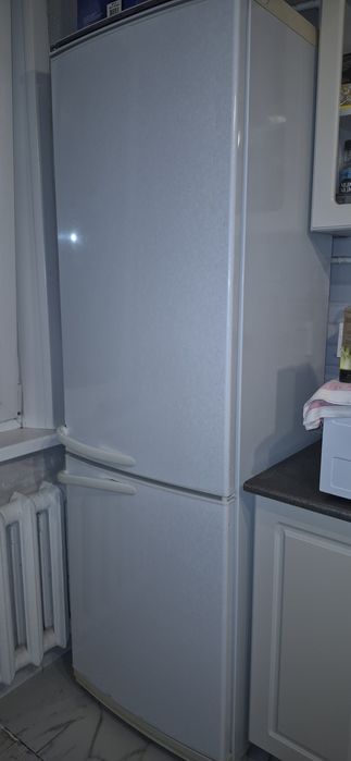Отдам даром холодильник