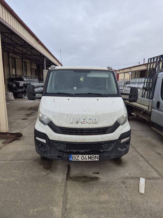 Vand Iveco cu prelată