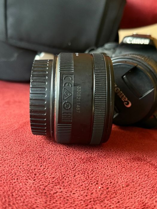 Фотоапарат Canon EOS 100D