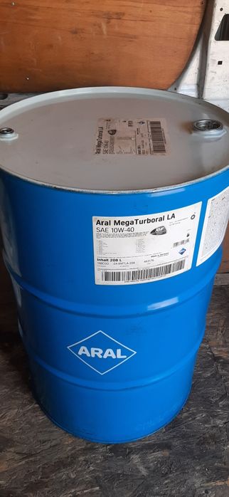 Vând butoi tablă , plastic