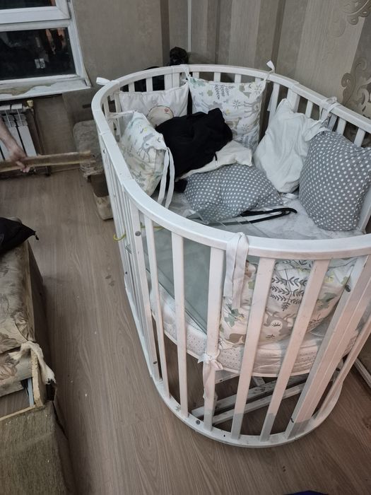 Детский манеж белого  цвета