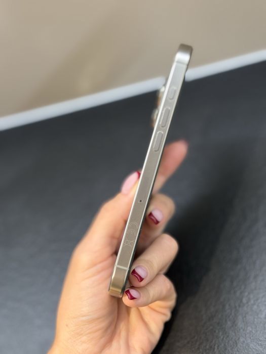 iPhone 16 pro 256 gb с 1г гаранция