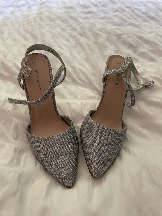 Pantofi stiletto argintii marimea 37