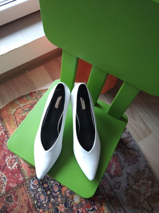 Pantofi dama eleganți albi