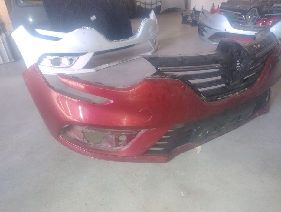 Bară față Megan 4 non Facelift