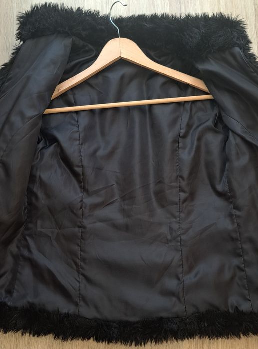 Дамско пухкаво яке, черен цвят