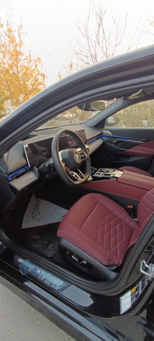 BMW I5  50 L янги 2025
