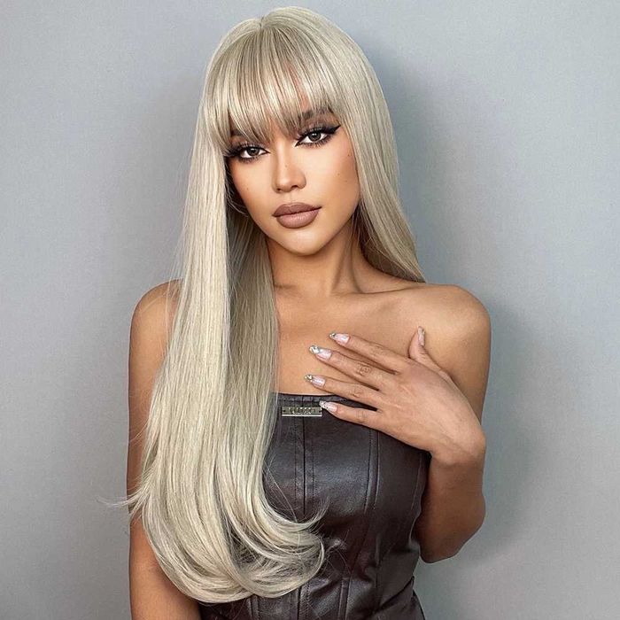 Перлено руса перука с бретон