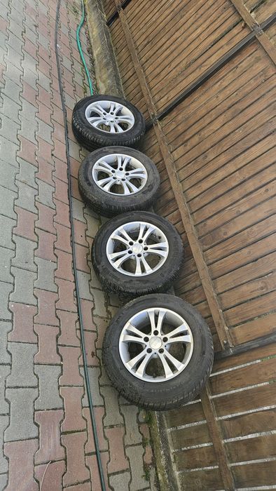 Set jante + anvelope 195/65 R15 pentru VW Golf