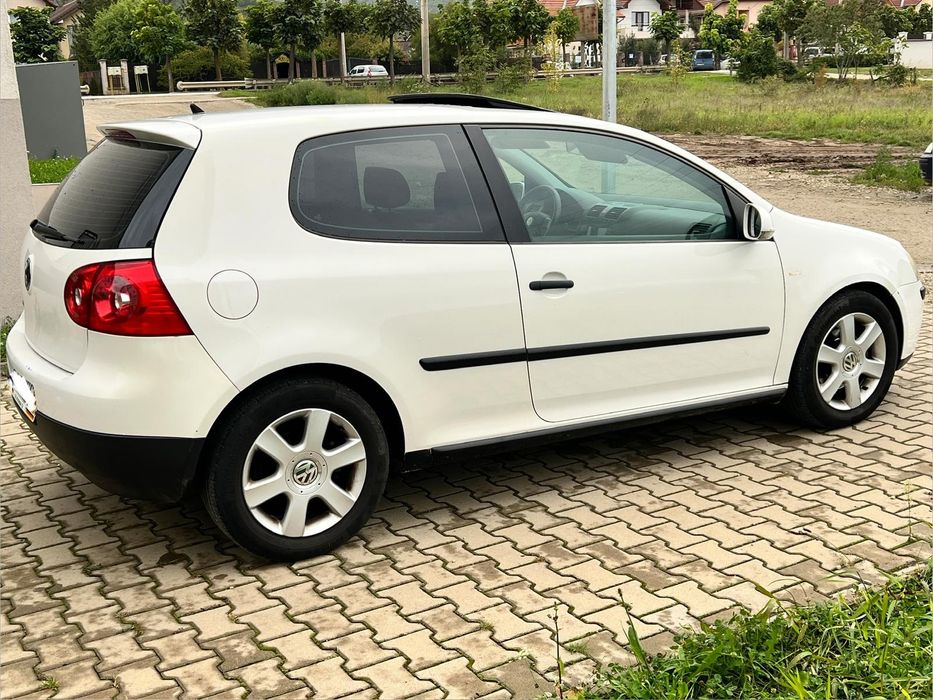Volkswagen  Golf.