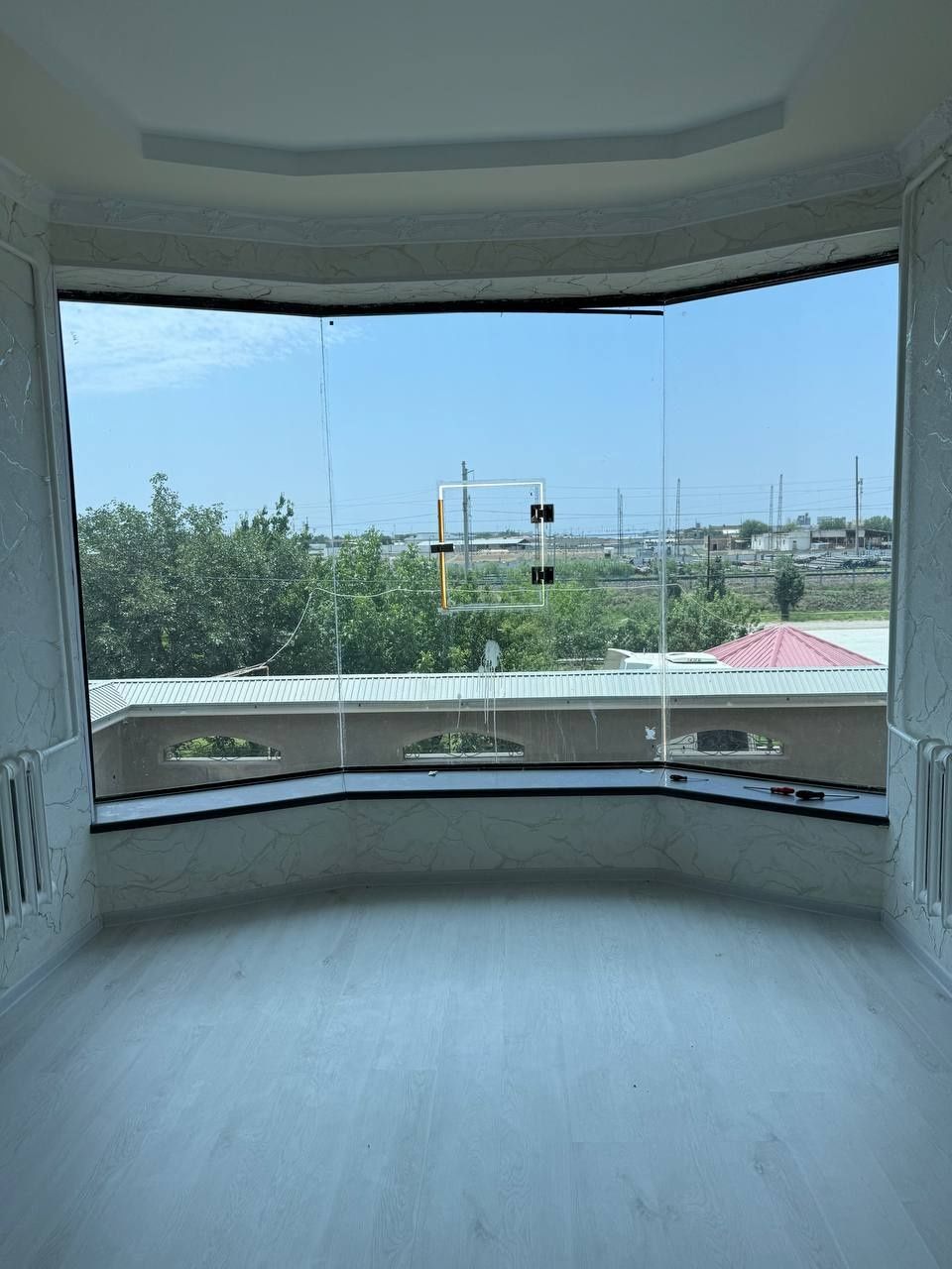 Oyna, deraza uylar uchun.