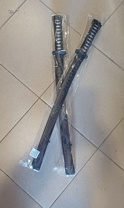 Костюм на Дедпул 3 размера и мечове