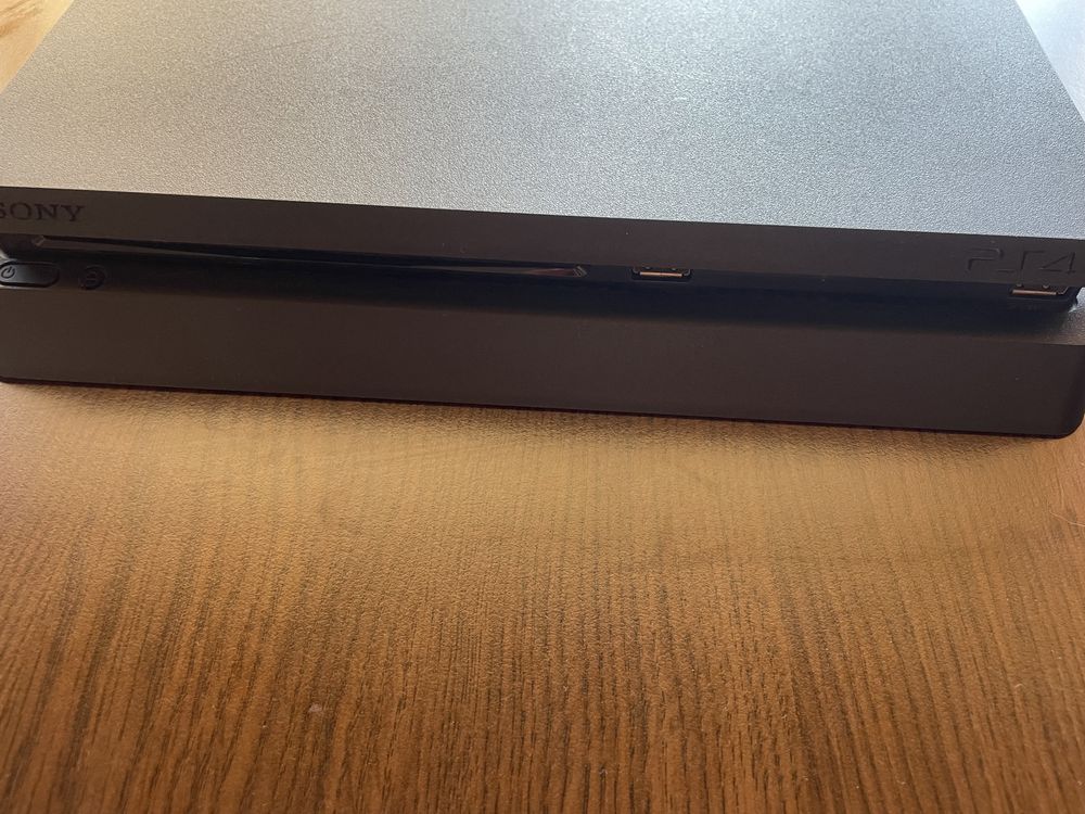 PS4 Slim 1 TB [Само за дигитални игри]