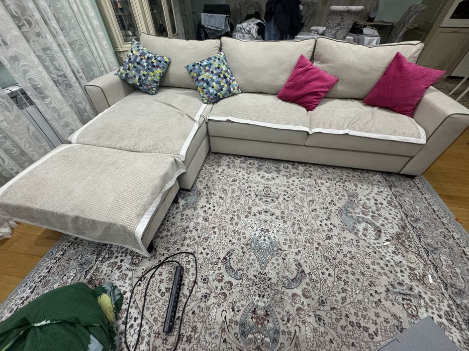 Продается диван в гостиную