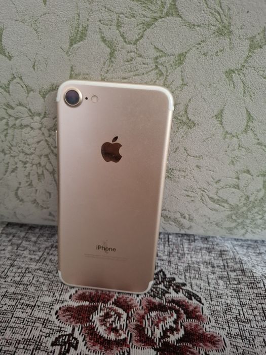 Продается айфон 7