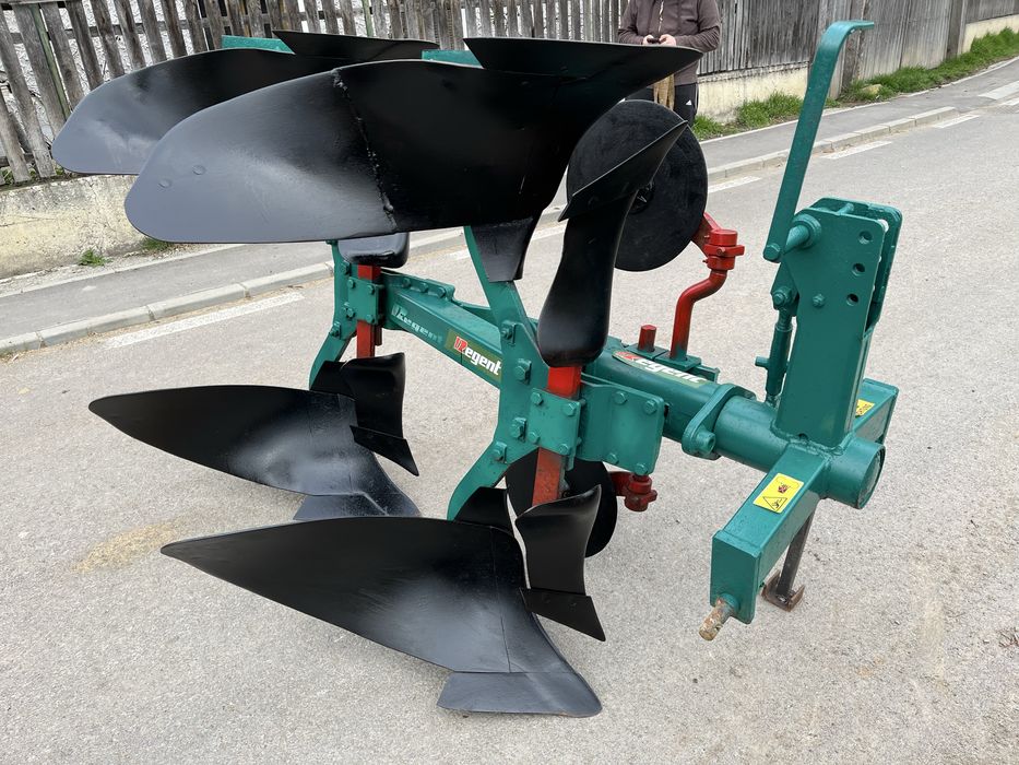 Plug reversibil dupa tractor