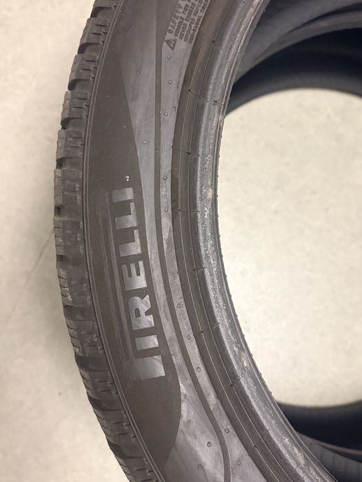 Vand 2 Anvelope Pireli Iarna / 255/45/20/Dot 2023