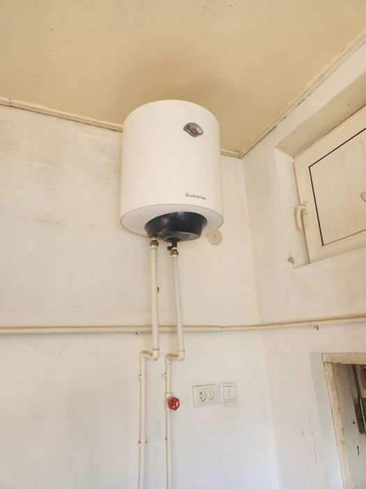Водонагреватель Аристон сотилади