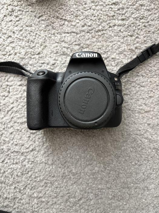 Canon 200D + obiectiv Canon 18-55mm