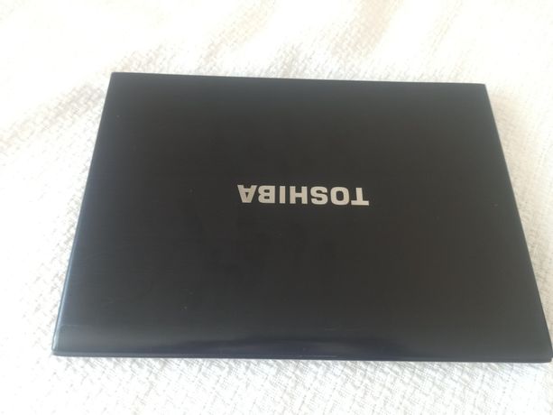 Vând laptop Toshiba