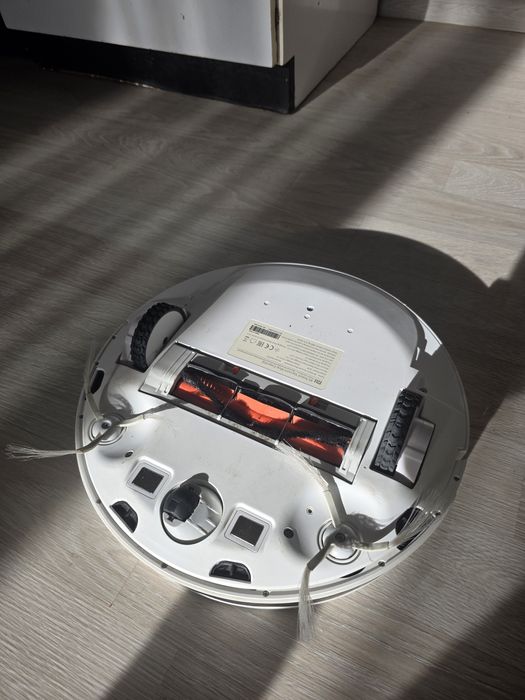 Xiaomi Mi Robot Vacuum-Mop Essential