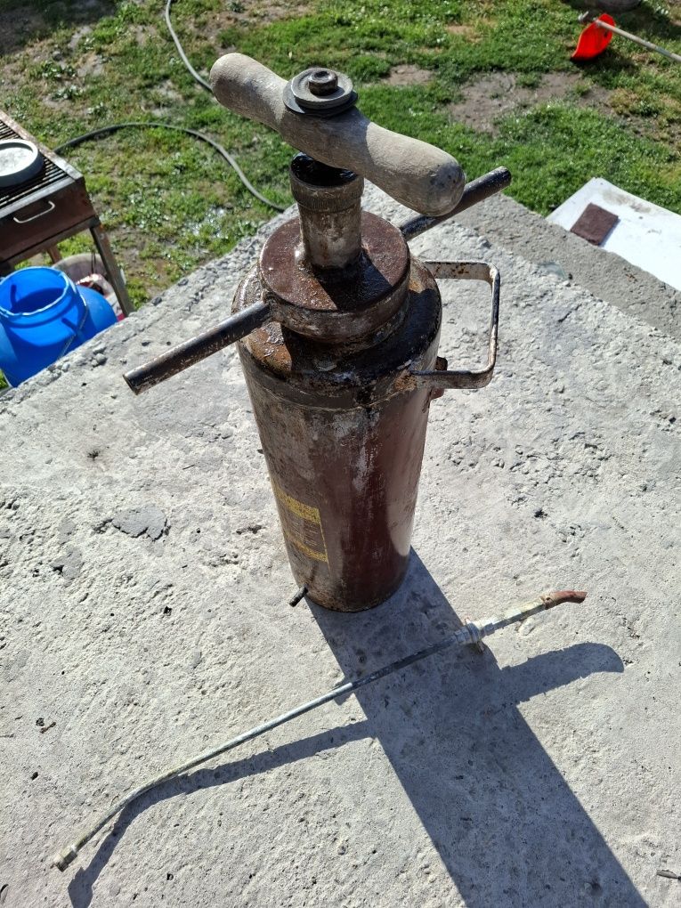 Pompa de zugravit