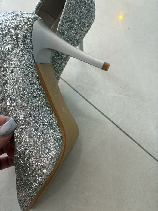 Pantofi stiletto