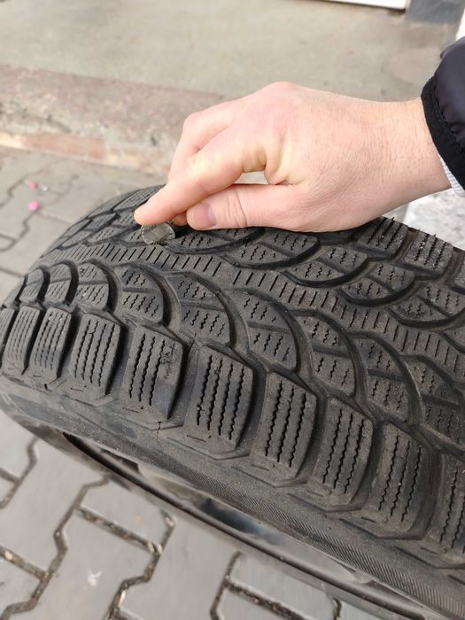 Vând cauciucuri 185/65R15