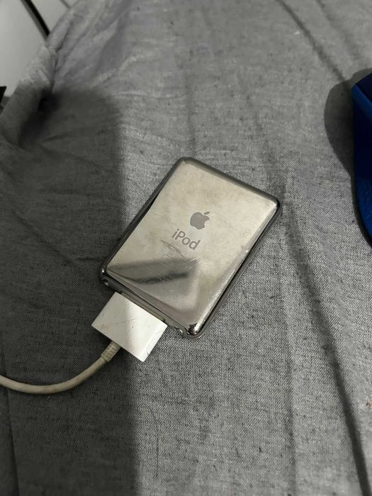 IPOD Stainless STEEL APPLE gen 3 3rd generation
