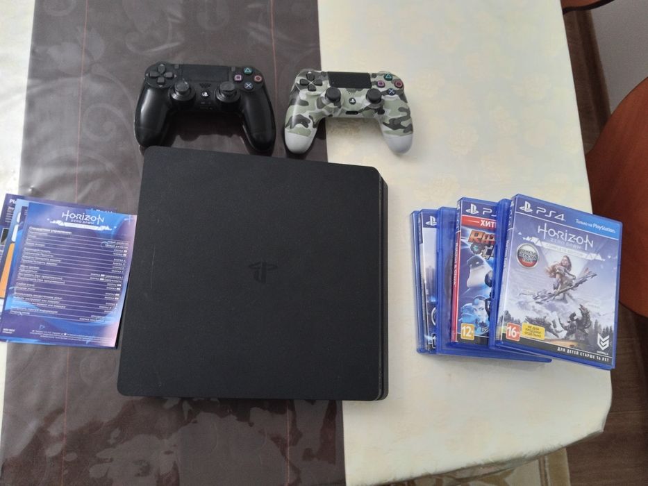 Продаю Playstation 4 slim с играми