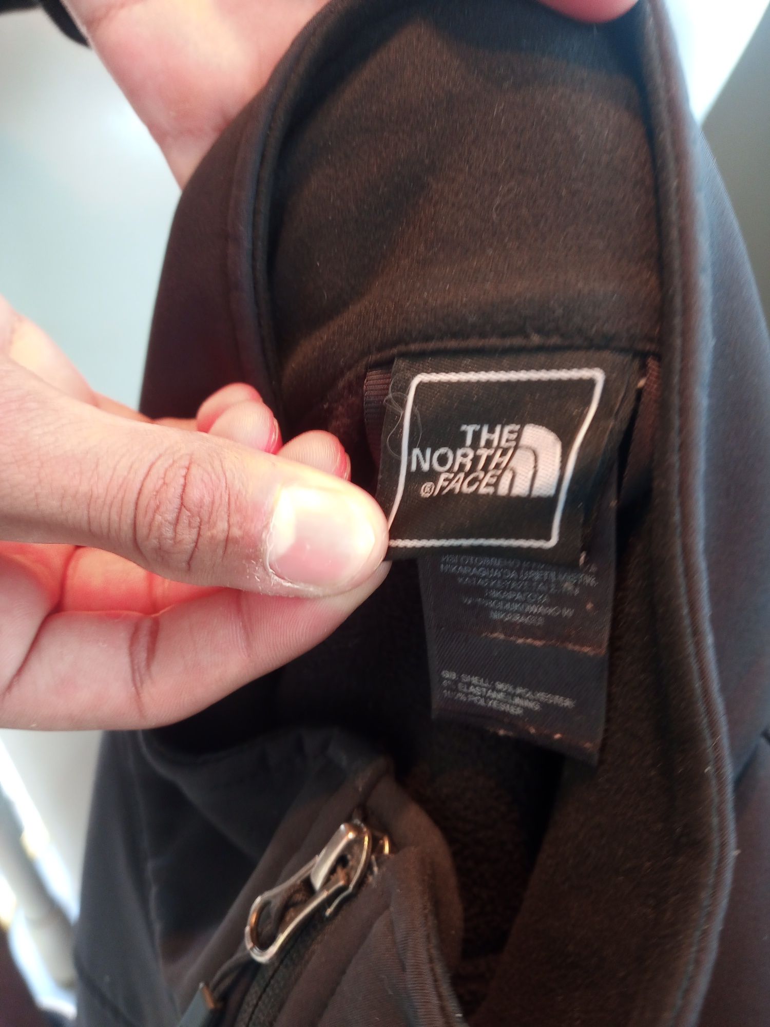Здравейте продавам the north face ветровка