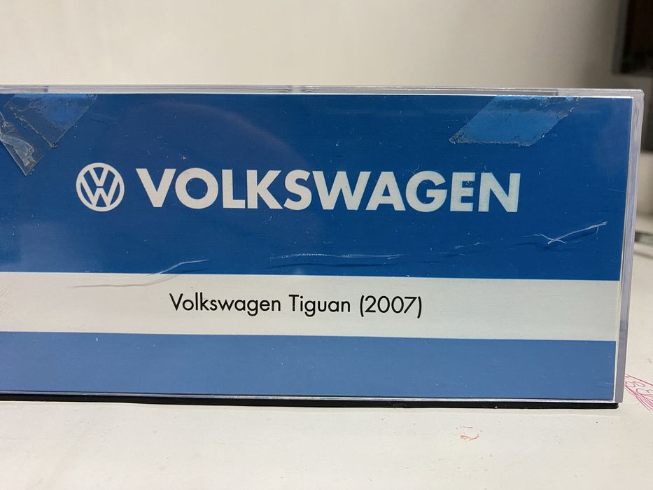 VOLKSVAGEN TIGUAN an 2007 machetă auto scara 1:43