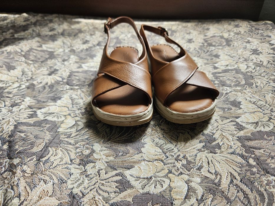 Нови сандали ест. кожа 36