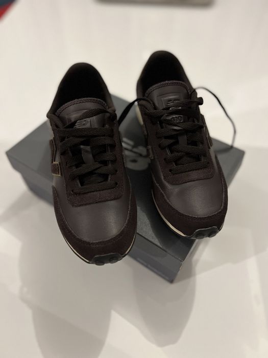 Adidasi New Balance 410