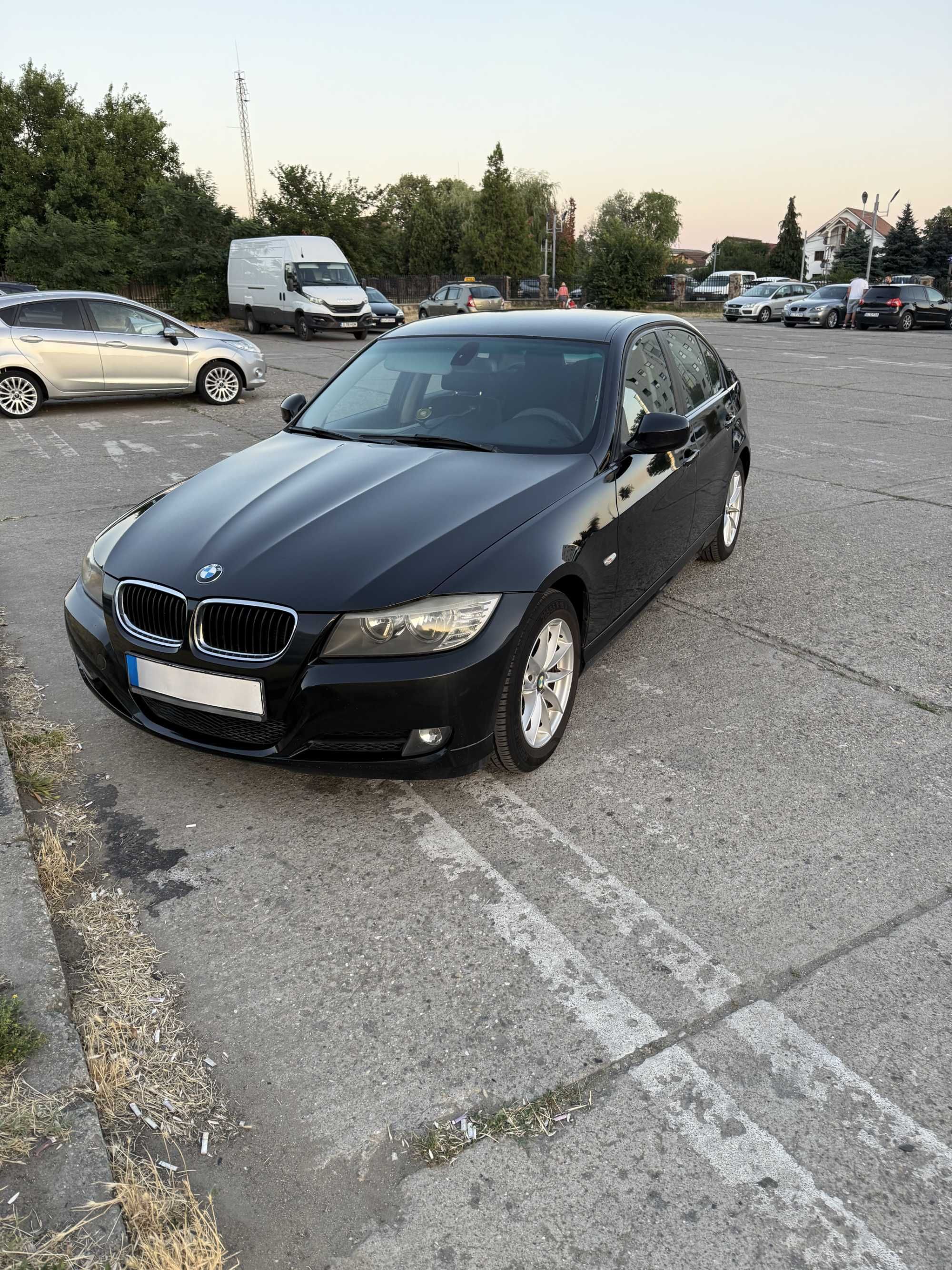 BMW E90 facelift 318D 2010