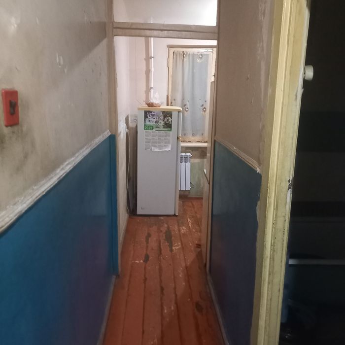 Октябрь бозор квартира 2 хонали сотилади