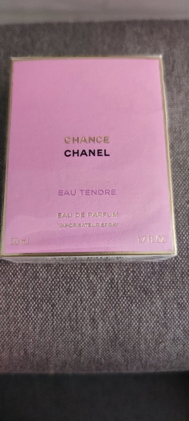 Parfumuri de dama noi Chanel Chance si Tom Ford Cafe Rose