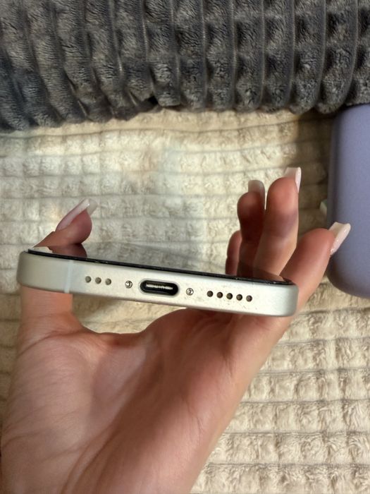 Продавам айфон 16