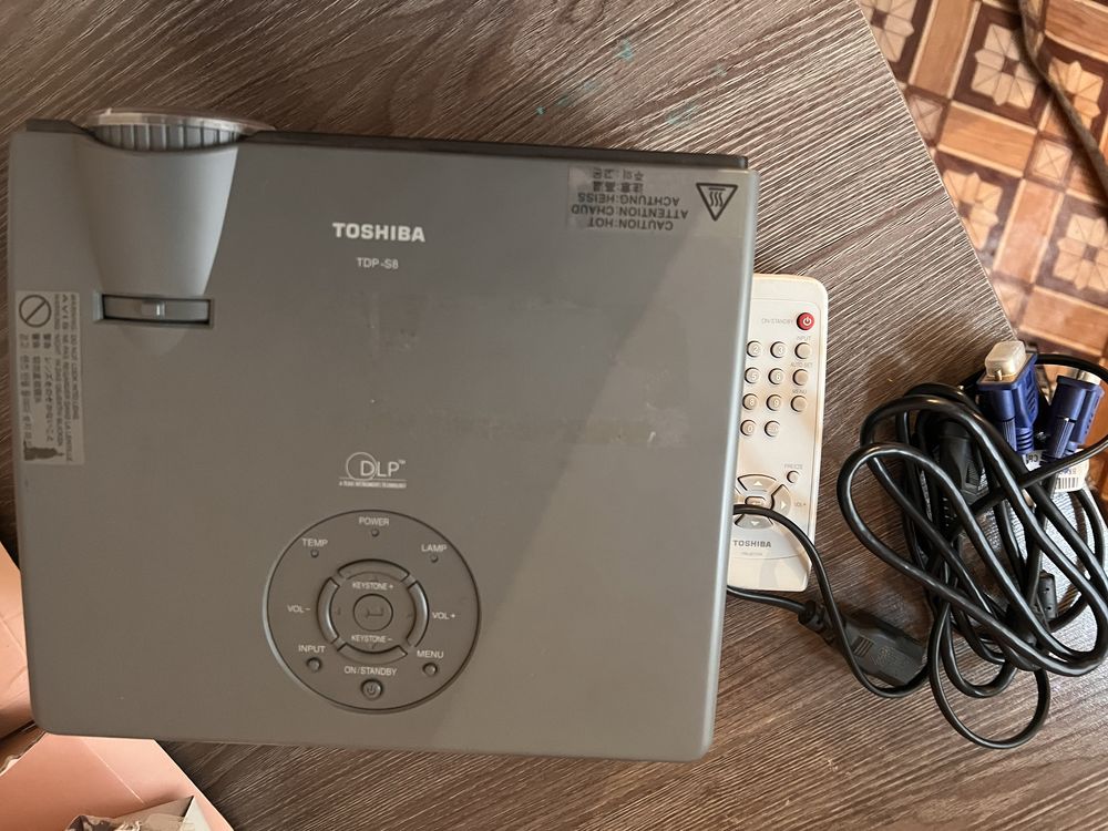 Проектор Toshiba TDP-S8