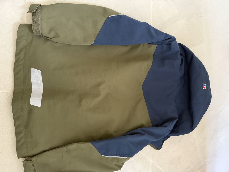 Berghaus водоустойчиво яке 5–6 години – с подвижна поларена подплата