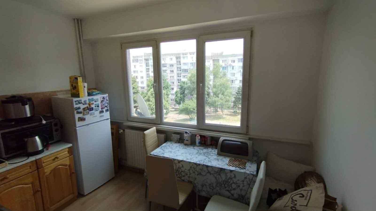Двустаен апартамент в ж.к. Люлин 2.