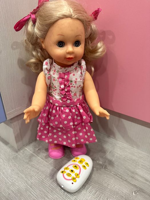 Количка и легло - люлка за кукли и интерактивна кукла Виктория