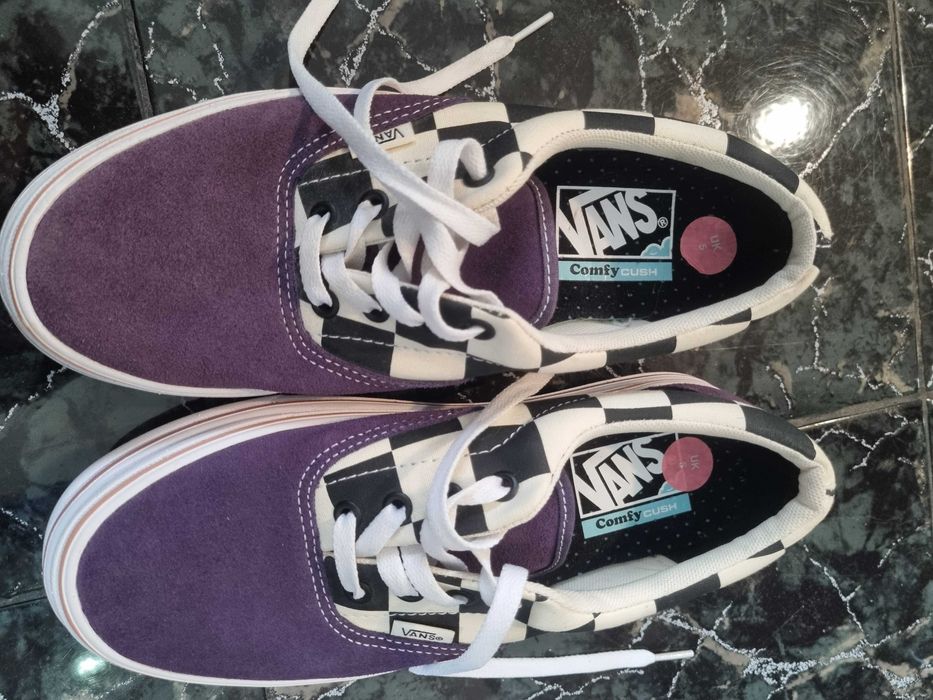 Чисто нови кецове на VANS