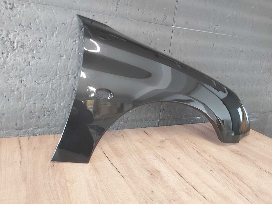 Aripa Fata Dreapta Peugeot 206 An 1998-2009 (KTX (Negru))