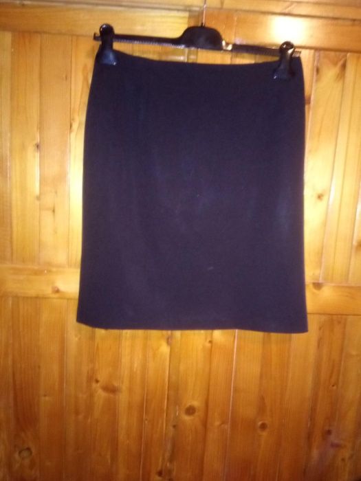 Fusta dreapta, scurta