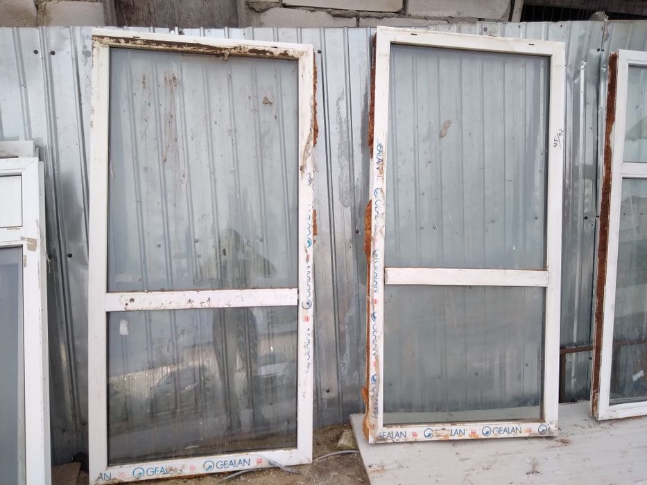 Doua geamuri fixe 185/92