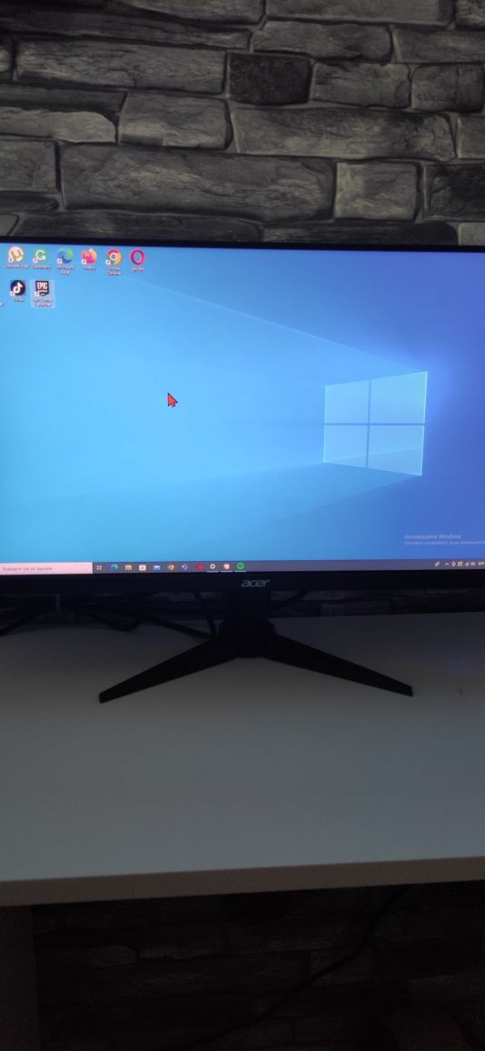 Геймърски компютър+ монитор Acer +клавиатура+мишка