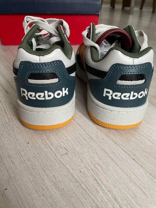 Нови Кожени кецове Reebook, размер 35