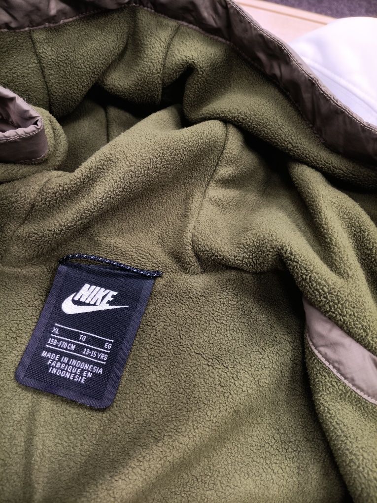 Nike яке, 158-170 ръст
