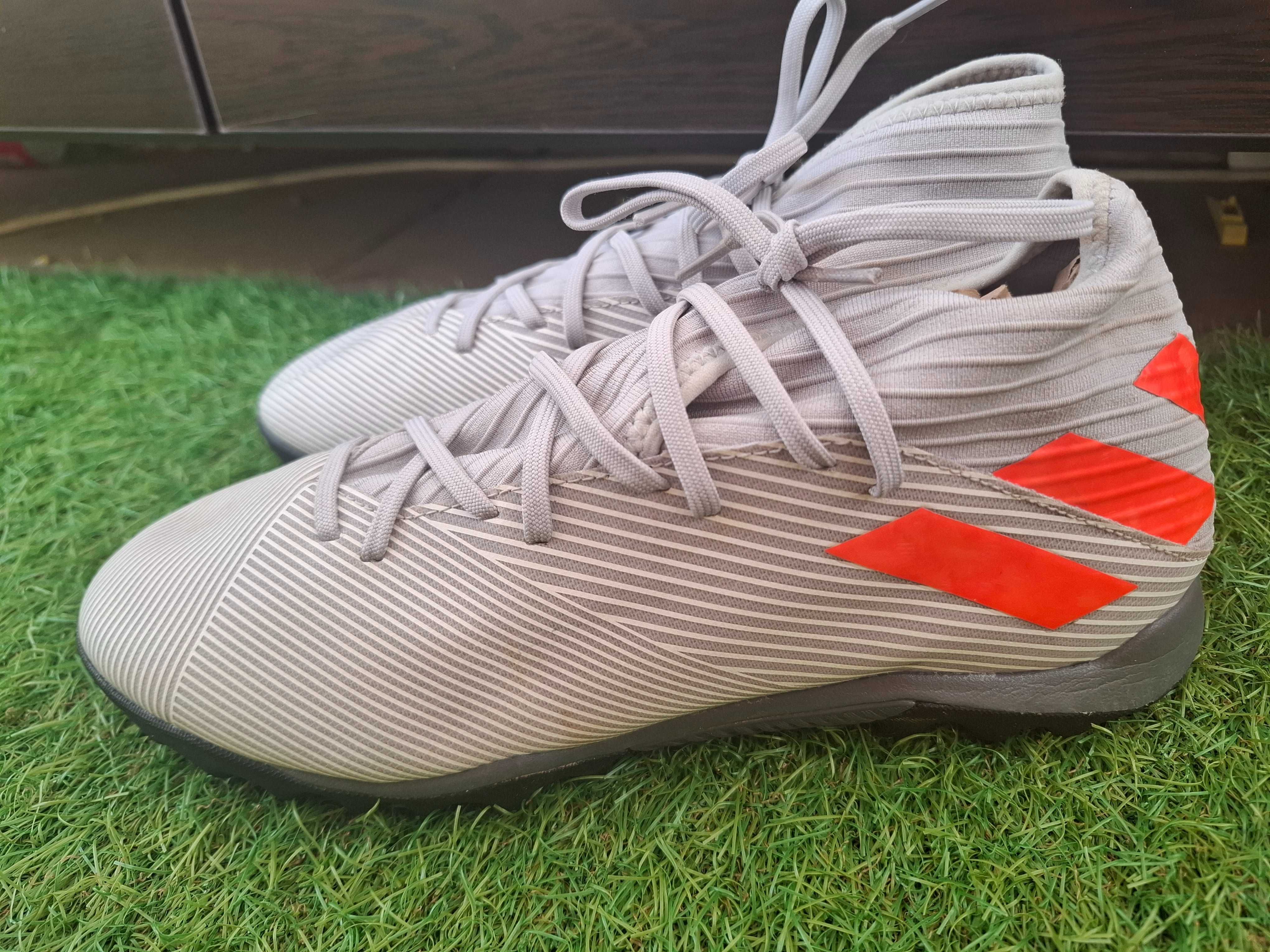 Футболни обувки Adidas номер 42
